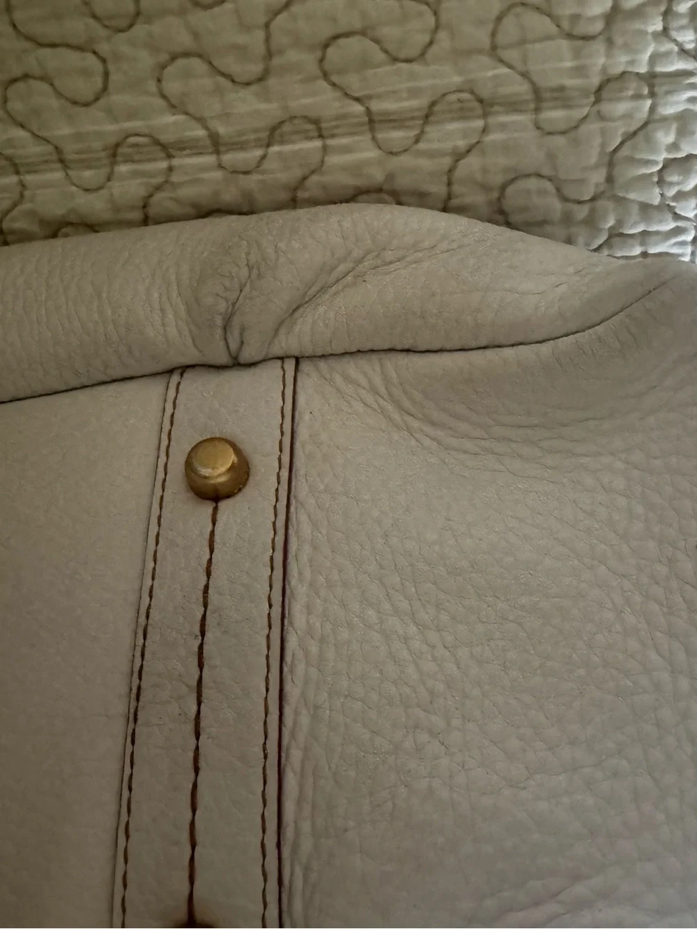 Coach 1941 Bandit 39 Hobo in Chalk with Gold Hardware